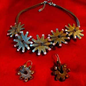 Spur with accent stones necklace and earrings